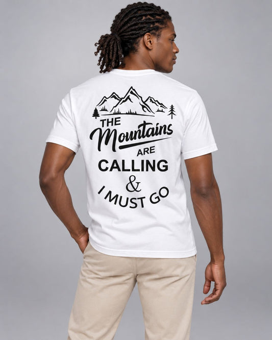 Camiseta Masculina The Mountains Are Calling Frente e Costas